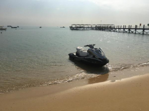 Five-Bedroom Villa at Ein Bay Sea View